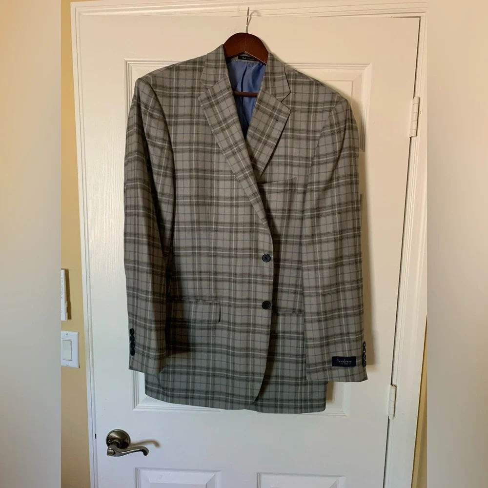 Turnbury‎ Plaid Gray Sport Coat with Classic Design
